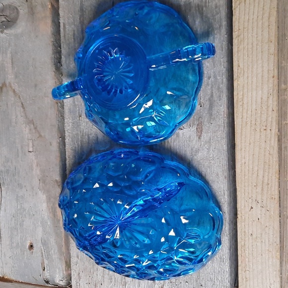 A set of two vintage Anchor Hocking blue glass servers - Picture 4 of 7